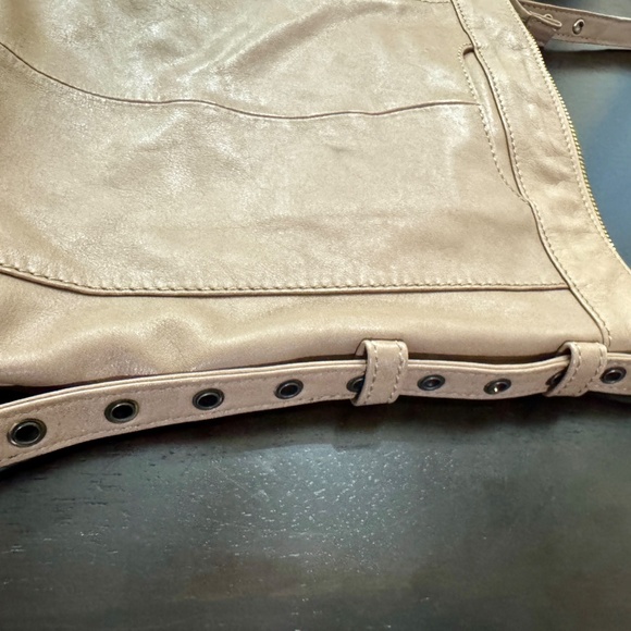 HOBO Crusade 100% Leather Large Crossbody Taupe - Picture 8 of 16